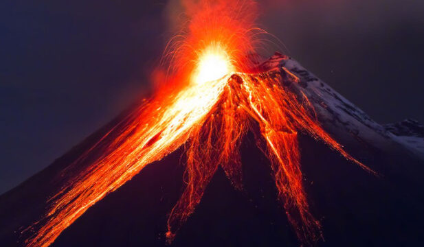 【2022最新】富士山噴火はいつ？予言予知や噂、データから地震津波で残る場所はどこ？